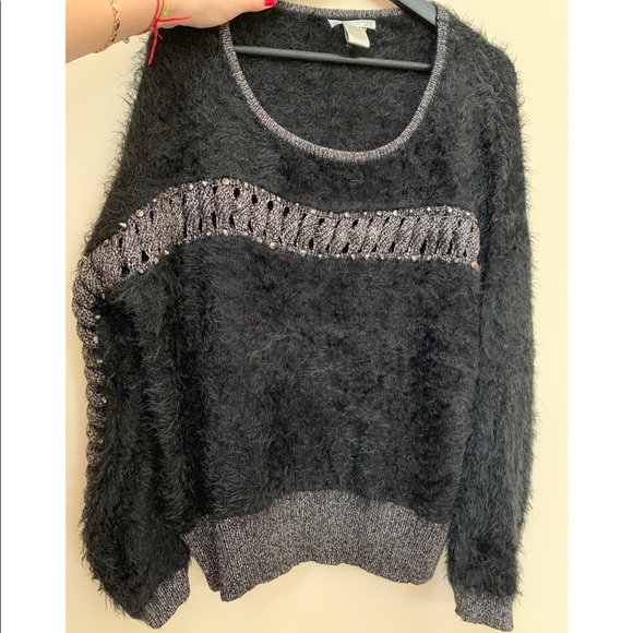 Fuzzy black sweater - Picture 1 of 4